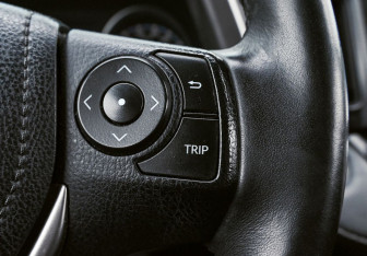 Подержанный автомобиль Toyota RAV4 2018 года (14 фото)