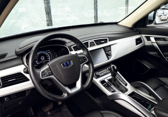 Подержанный автомобиль Geely Atlas 2019 года (15 фото)