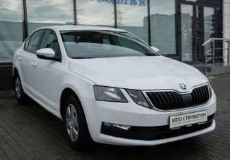 Подержанный автомобиль Skoda Octavia Liftback 2020 года (7 фото)