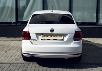 Подержанный автомобиль Volkswagen Polo Sedan 2016 года (4 фото)