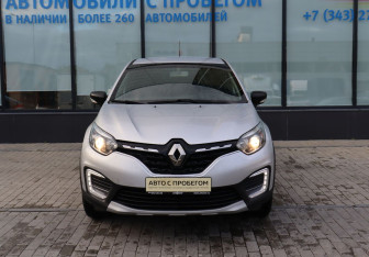Подержанный автомобиль Renault Kaptur 2020 года (8 фото)