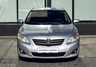 Подержанный автомобиль Toyota Corolla Sedan 2007 года (8 фото)