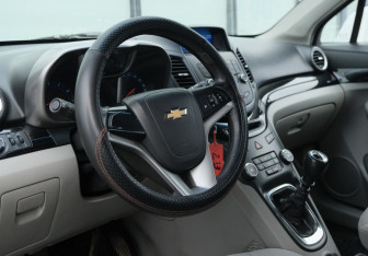 Подержанный автомобиль Chevrolet Orlando 2012 года (9 фото)