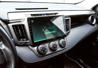 Подержанный автомобиль Toyota RAV4 2013 года (10 фото)