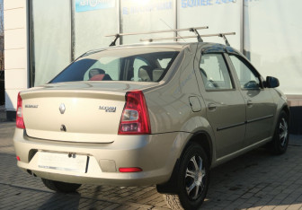 Подержанный автомобиль Renault Logan Sedan 2013 года (5 фото)