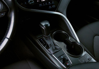 Подержанный автомобиль Toyota Camry Sedan 2021 года (10 фото)