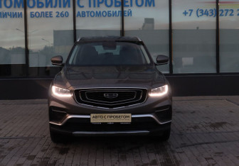 Подержанный автомобиль Geely Atlas Pro 2022 года (8 фото)