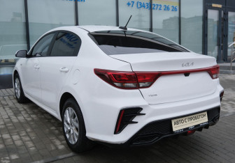 Подержанный автомобиль Kia Rio Sedan 2022 года (3 фото)