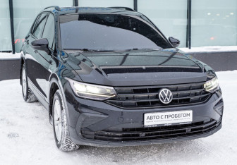Подержанный автомобиль Volkswagen Tiguan 2021 года (8 фото)