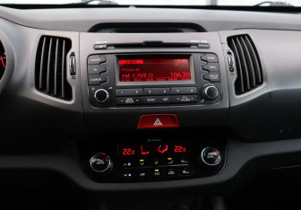 Подержанный автомобиль Kia Sportage 2010 года (10 фото)