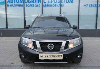 Подержанный автомобиль Nissan Terrano 2014 года (8 фото)