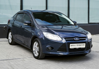 Подержанный автомобиль Ford Focus Sedan 2012 года (7 фото)