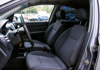 Подержанный автомобиль Chevrolet Aveo Sedan 2011 года (14 фото)