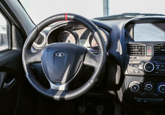 Подержанный автомобиль LADA (ВАЗ) Kalina Hatchback 2015 года (11 фото)