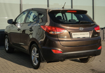 Подержанный автомобиль Hyundai ix35 2010 года (3 фото)
