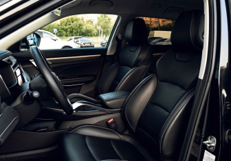Подержанный автомобиль Geely Atlas Pro 2024 года (16 фото)