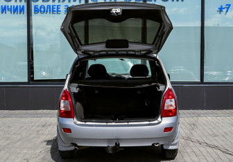 Подержанный автомобиль LADA (ВАЗ) Kalina Wagon 2010 года (18 фото)