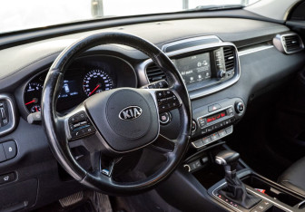 Подержанный автомобиль Kia Sorento 2019 года (10 фото)