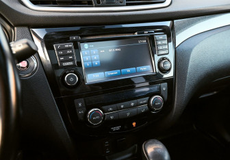 Подержанный автомобиль Nissan X-Trail 2014 года (15 фото)