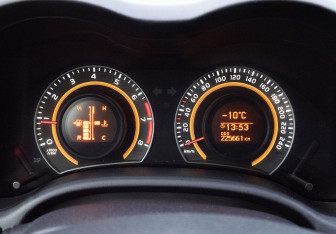 Подержанный автомобиль Toyota Corolla Sedan 2012 года (9 фото)