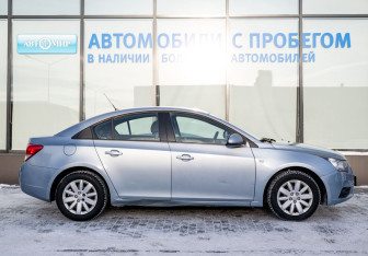 Подержанный автомобиль Chevrolet Cruze Sedan 2011 года (6 фото)