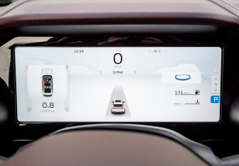 Подержанный автомобиль Geely Monjaro 2024 года (14 фото)