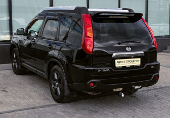 Подержанный автомобиль Nissan X-Trail 2010 года (3 фото)