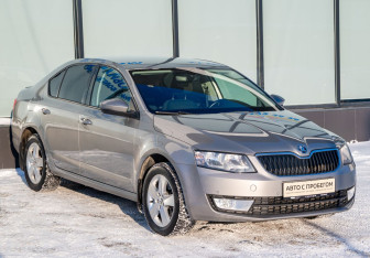 Подержанный автомобиль Skoda Octavia Liftback 2016 года (7 фото)