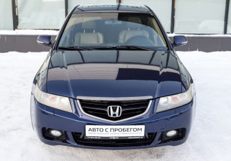Подержанный автомобиль Honda Accord Sedan 2003 года (9 фото)