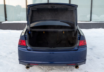 Подержанный автомобиль Honda Accord Sedan 2003 года (20 фото)