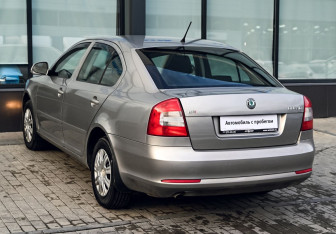 Подержанный автомобиль Skoda Octavia Liftback 2012 года (3 фото)