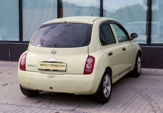 Подержанный автомобиль Nissan March Hatchback 2004 года (6 фото)