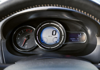 Подержанный автомобиль Renault Fluence 2014 года (18 фото)