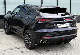Подержанный автомобиль Changan UNI-K 2023 года (3 фото)