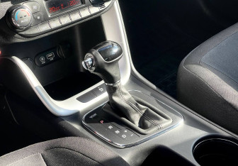 Подержанный автомобиль Kia Ceed Hatchback 2017 года (12 фото)