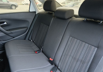 Подержанный автомобиль Volkswagen Polo Sedan 2016 года (17 фото)