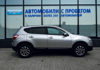 Подержанный автомобиль Nissan Qashqai 2013 года (6 фото)