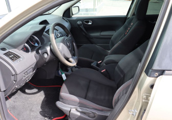 Подержанный автомобиль Renault Megane Sedan 2007 года (14 фото)