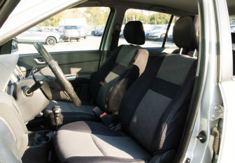 Подержанный автомобиль Hyundai Getz 2007 года (13 фото)
