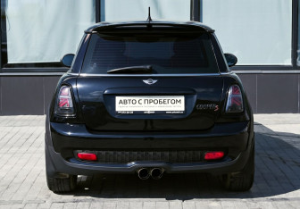 Подержанный автомобиль MINI Hatch 2006 года (4 фото)