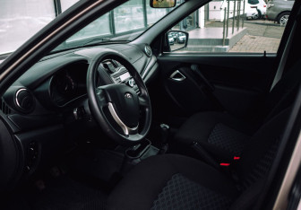 Подержанный автомобиль LADA (ВАЗ) Granta Liftback 2020 года (9 фото)