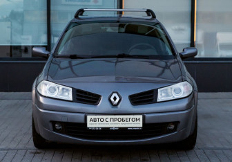 Подержанный автомобиль Renault Megane Sedan 2008 года (8 фото)