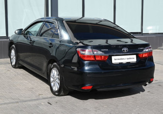 Подержанный автомобиль Toyota Camry Sedan 2015 года (3 фото)