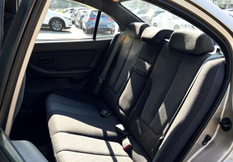 Подержанный автомобиль Hyundai Elantra Sedan 2005 года (15 фото)