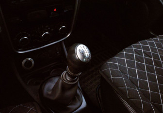 Подержанный автомобиль Renault Duster 2012 года (10 фото)
