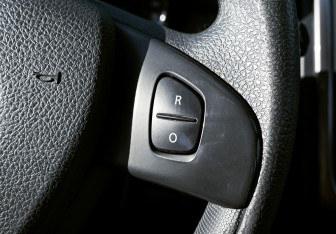 Подержанный автомобиль Renault Sandero 2015 года (12 фото)