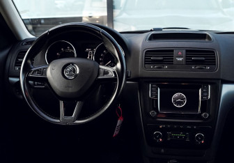Подержанный автомобиль Skoda Yeti 2017 года (22 фото)