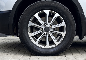 Подержанный автомобиль Nissan Qashqai 2013 года (23 фото)