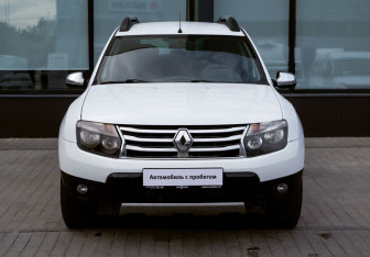 Подержанный автомобиль Renault Duster 2012 года (8 фото)