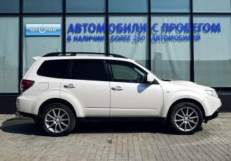 Подержанный автомобиль Subaru Forester Suv 2010 года (6 фото)